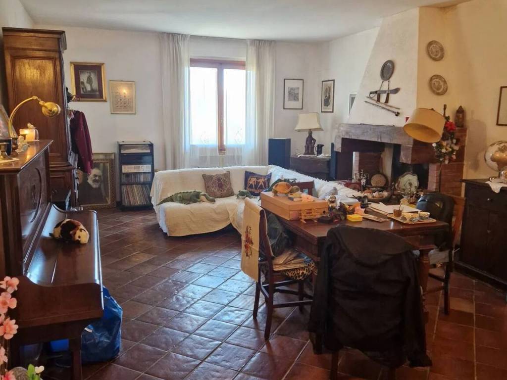 Appartamento a Fiesole in Via Montebeni, 3 - Foto 3