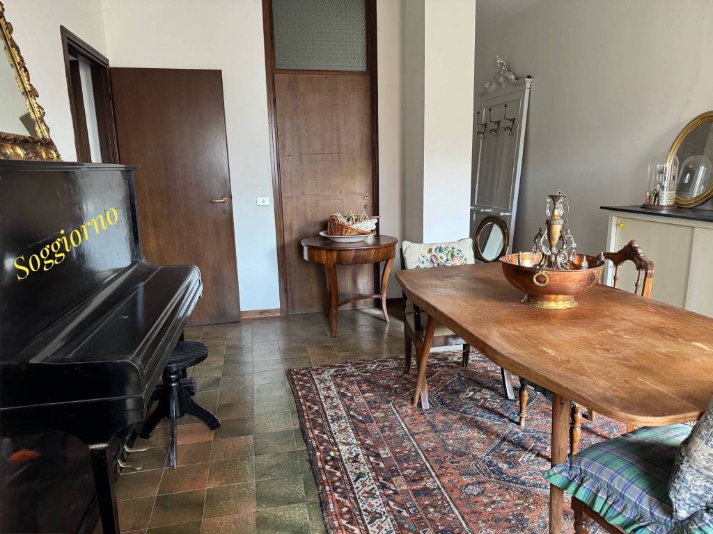 Appartamento a Gavirate in Via G. Morselli - Foto 2