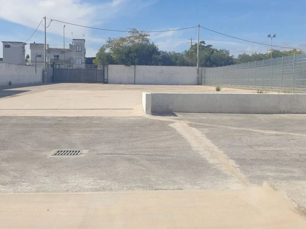 Immobile a Barletta in Via Dell'Industria No Number - Foto 2