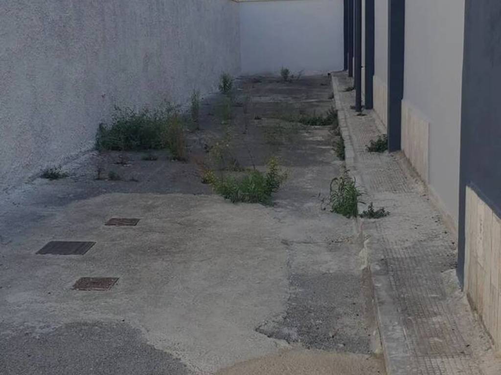 Immobile a Barletta in Via Dell'Industria No Number - Foto 4
