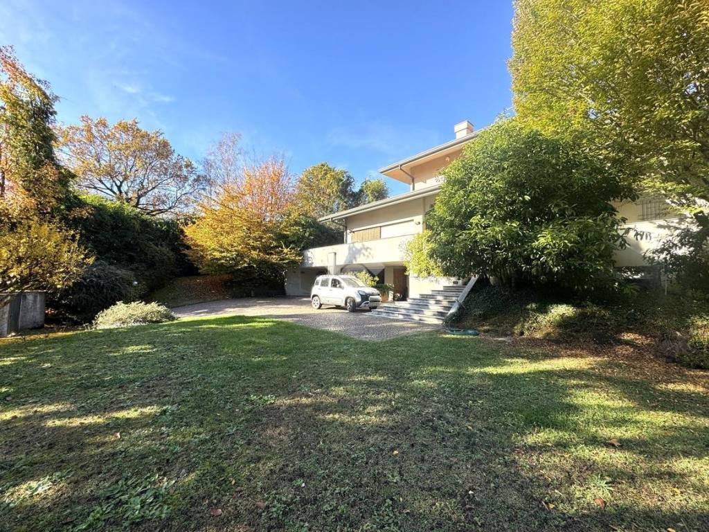 Villa a Palazzago in Via Don Lorenzo Riva, 4 - Foto 2