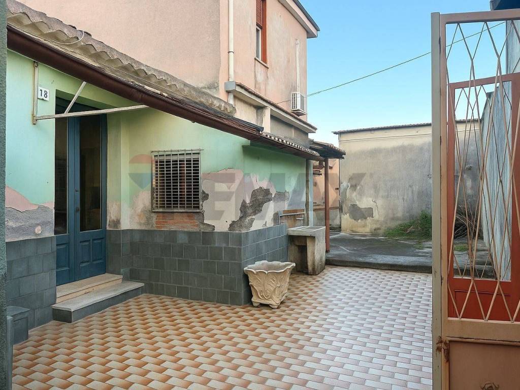 Casa indipendente a Giarre in Via Salimbene, 1 - Foto 3