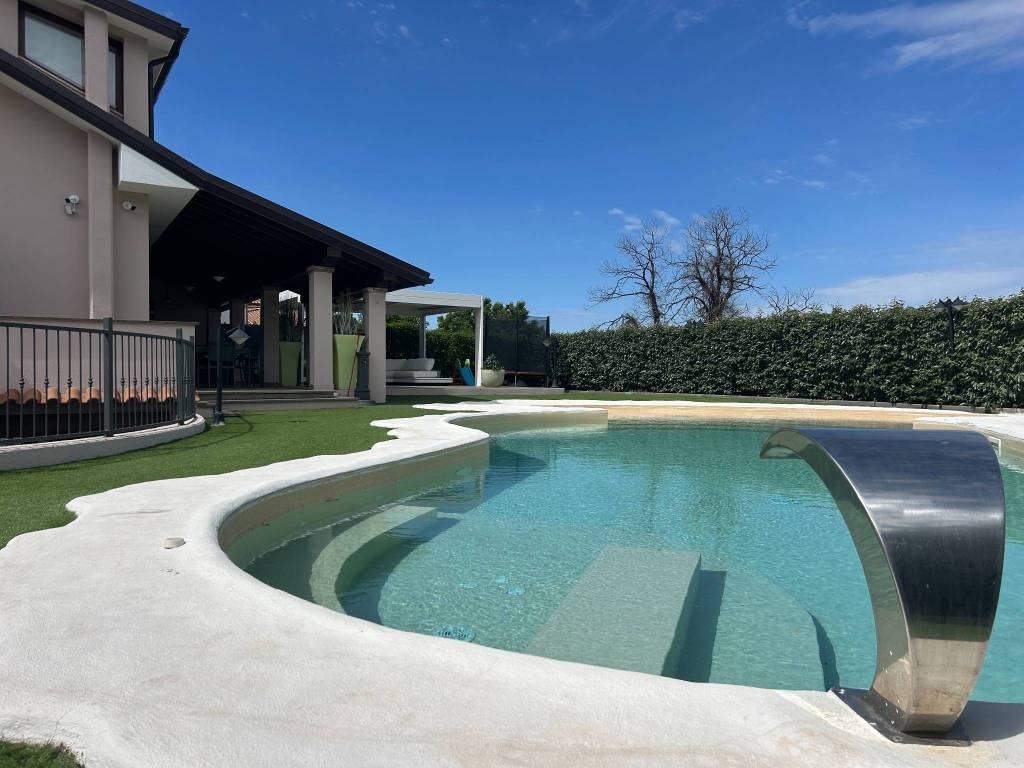 Villa a Viterbo in Via delle Pietrare, 17 - Foto 3