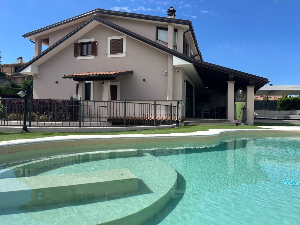 Villa a Viterbo in Via delle Pietrare, 17 - Foto 4