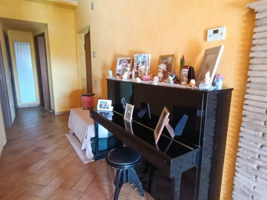 Appartamento a Minturno in Via Olmello, 72 - Foto 2