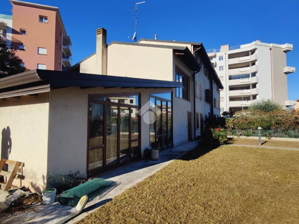 Villetta a schiera a Verona in Via Luigi Negrelli, 83 - Foto 2
