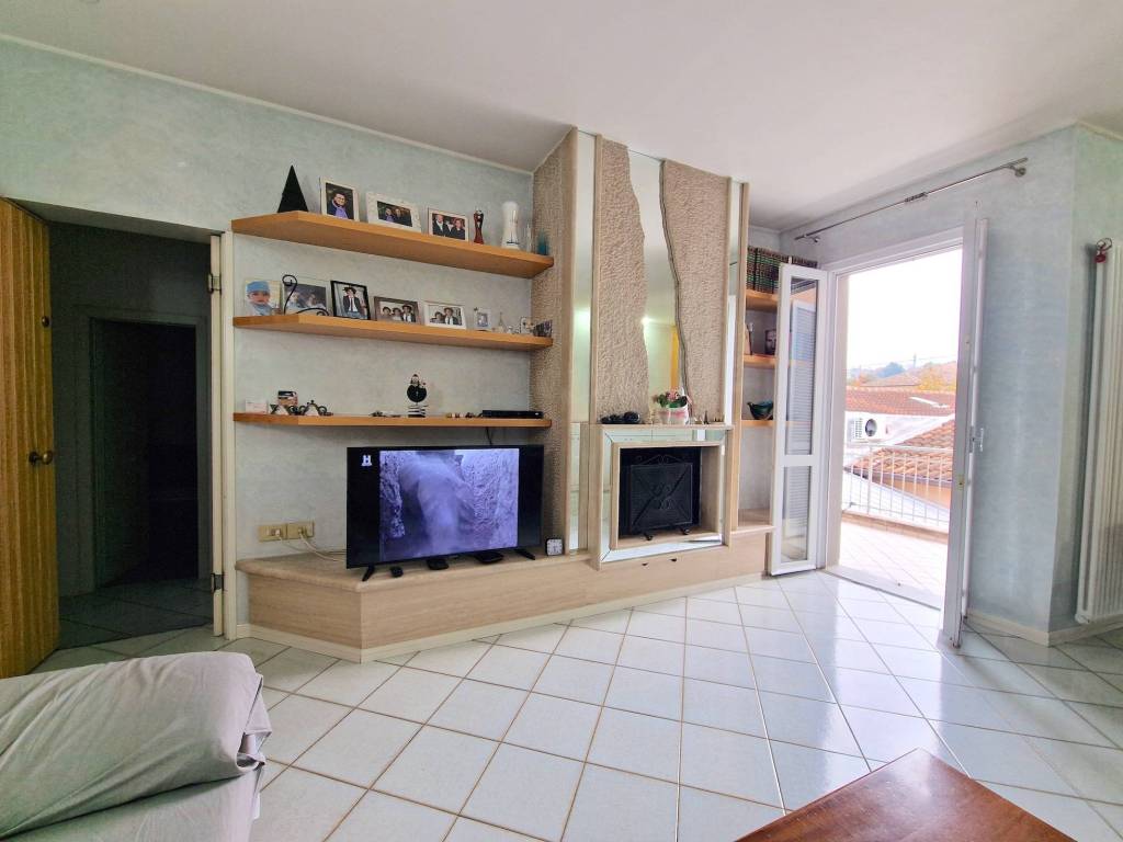 Casa indipendente a Riccione in Corso Fratelli Cervi - Foto 4