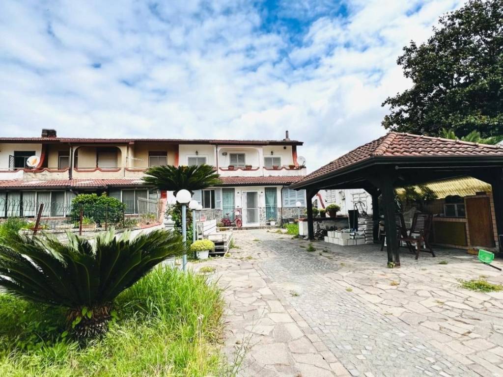Villetta a schiera a Giugliano in campania in Via 1 Gelsi - Foto 2
