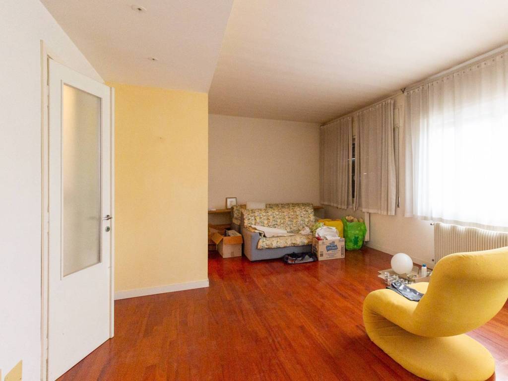 Appartamento a Roveredo in piano in P.zza Roma, 12 - Foto 4