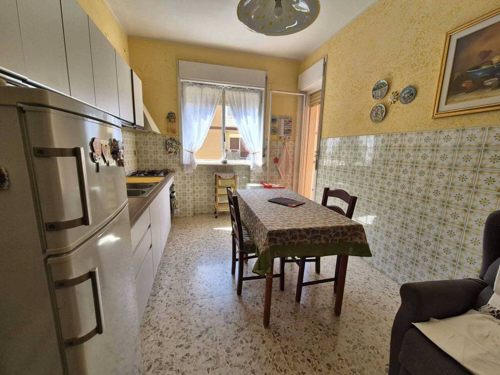 Appartamento a Brindisi in Via San Martino della Battaglia - Foto 2
