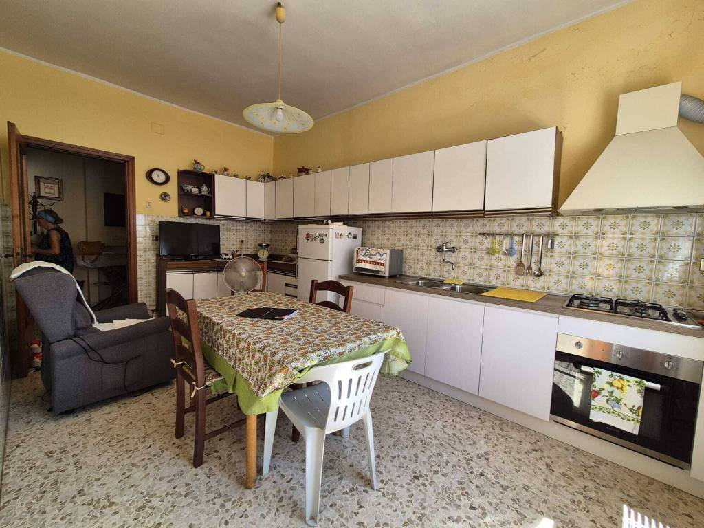 Appartamento a Brindisi in Via San Martino della Battaglia - Foto 4