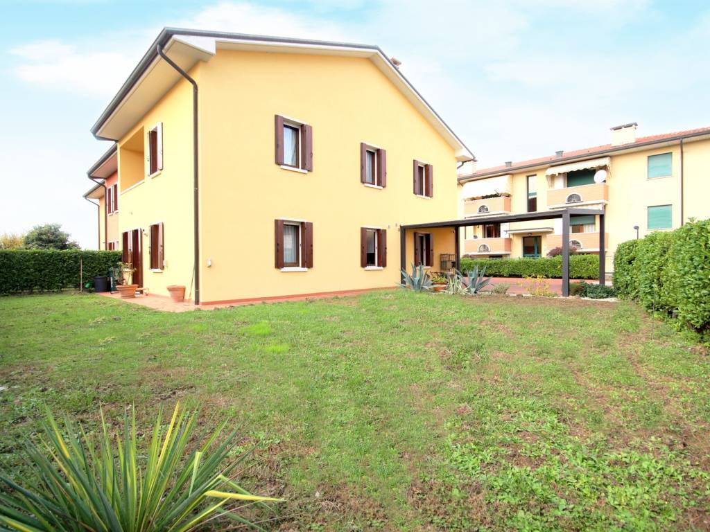 Villa a Grumolo delle abbadesse in Via Francesco Petrarca - Foto 2