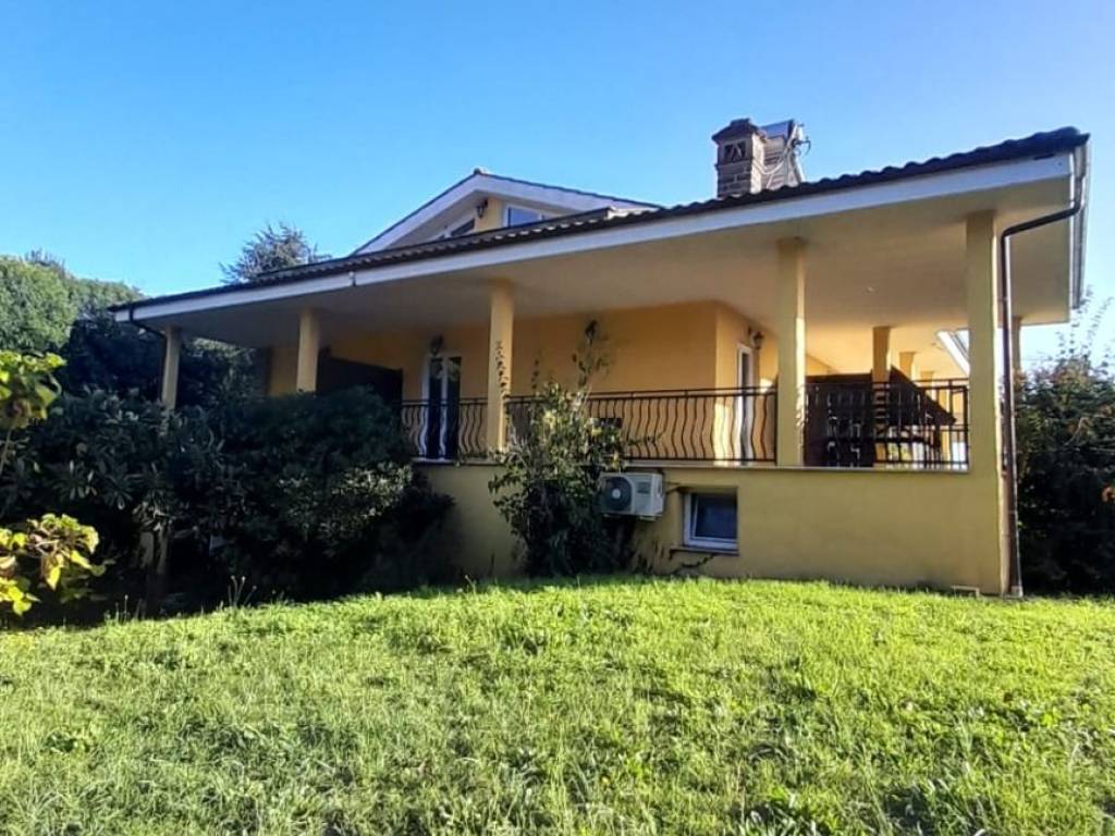 Villa a Bracciano in Via dell'Omo Morto - Foto 2