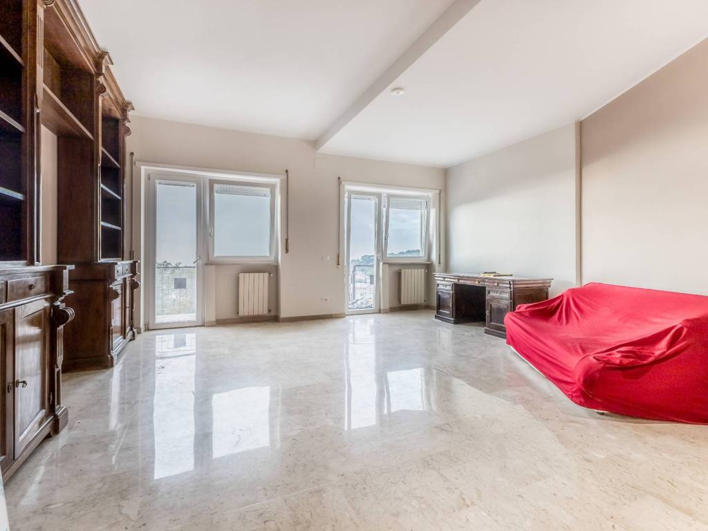 Appartamento a Albano laziale in Piazza Antonio Gramsci, 11 - Foto 4