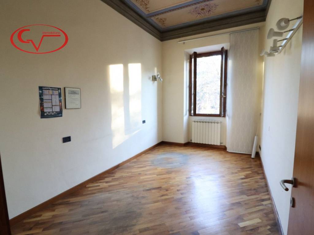Appartamento a Montevarchi in Piazza Cesare Battisti - Foto 2