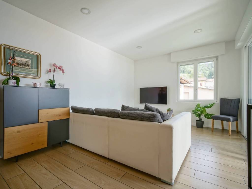 Casa indipendente a Mandello del lario in via per maggiana 11/A - Foto 5