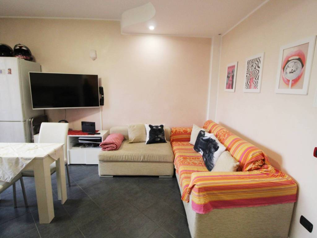 Appartamento a Gorla minore in Via Roma, 11 - Foto 2