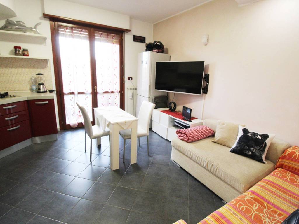 Appartamento a Gorla minore in Via Roma, 11 - Foto 3