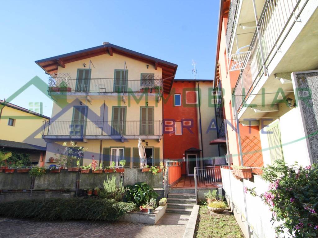 Appartamento a Somma lombardo in Piazza Carlo Ermes Visconti - Foto 2