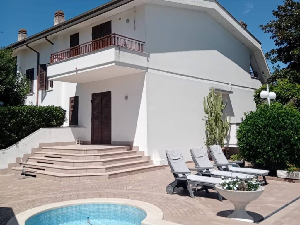 Villa a Terracina in Via Gino Bartali - Foto 2