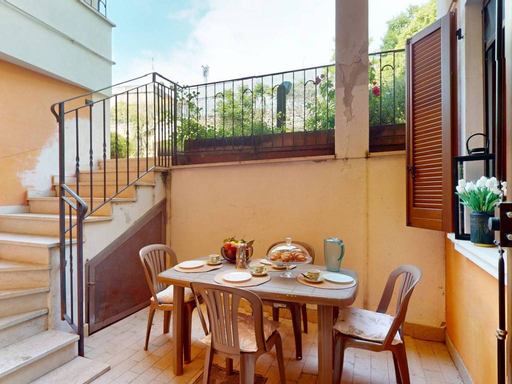 Appartamento a Manerba del garda in Via Leutelmonte, 29 - Foto 2