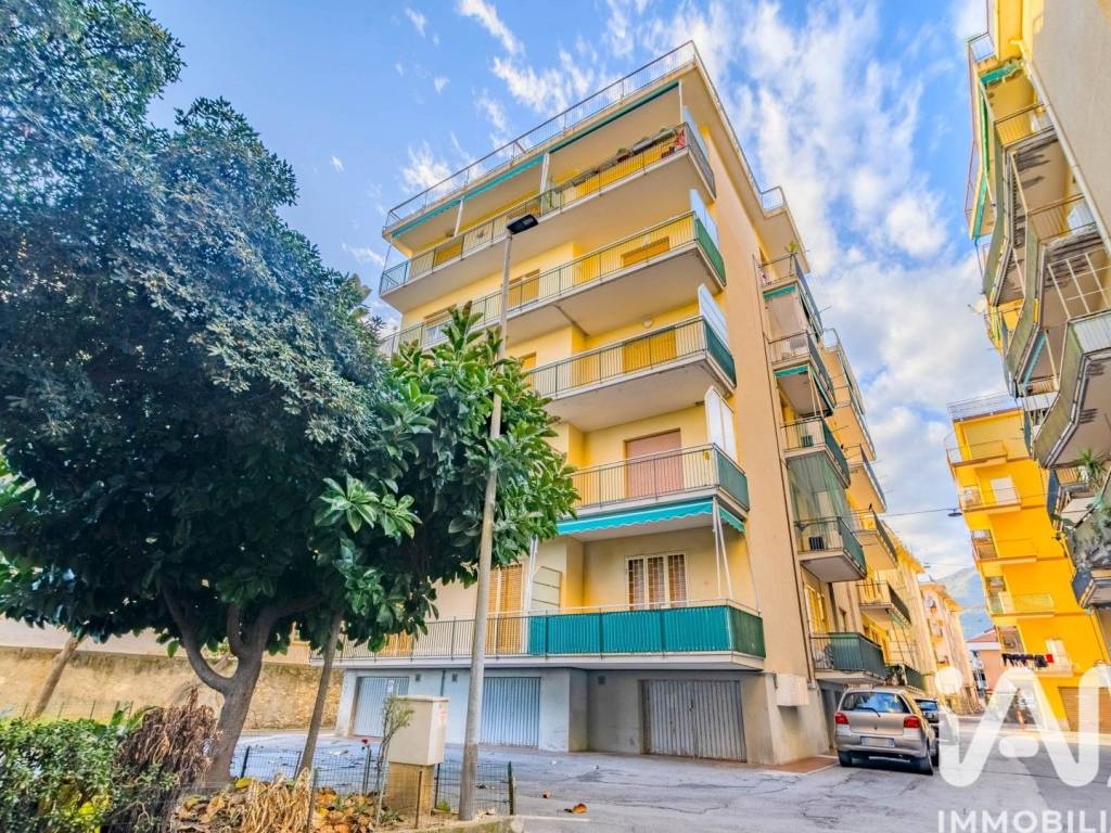 Appartamento a Loano in Via Marco Polo, 3 - Foto 2