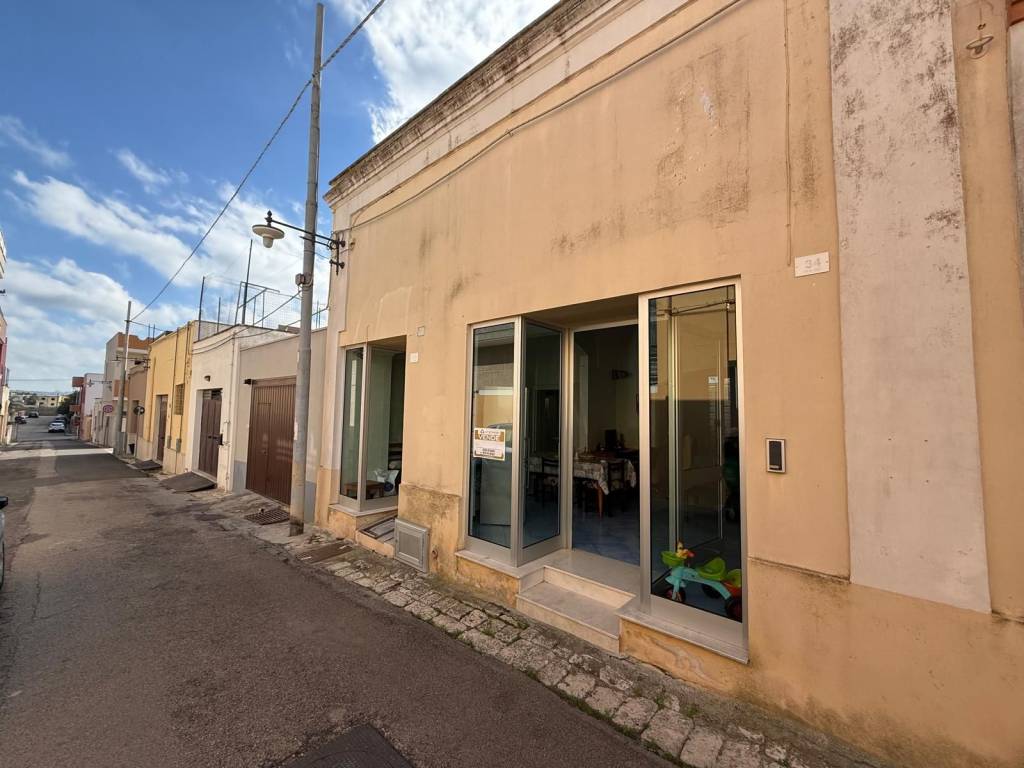 Casa indipendente a Alezio in Via Armando Diaz - Foto 2