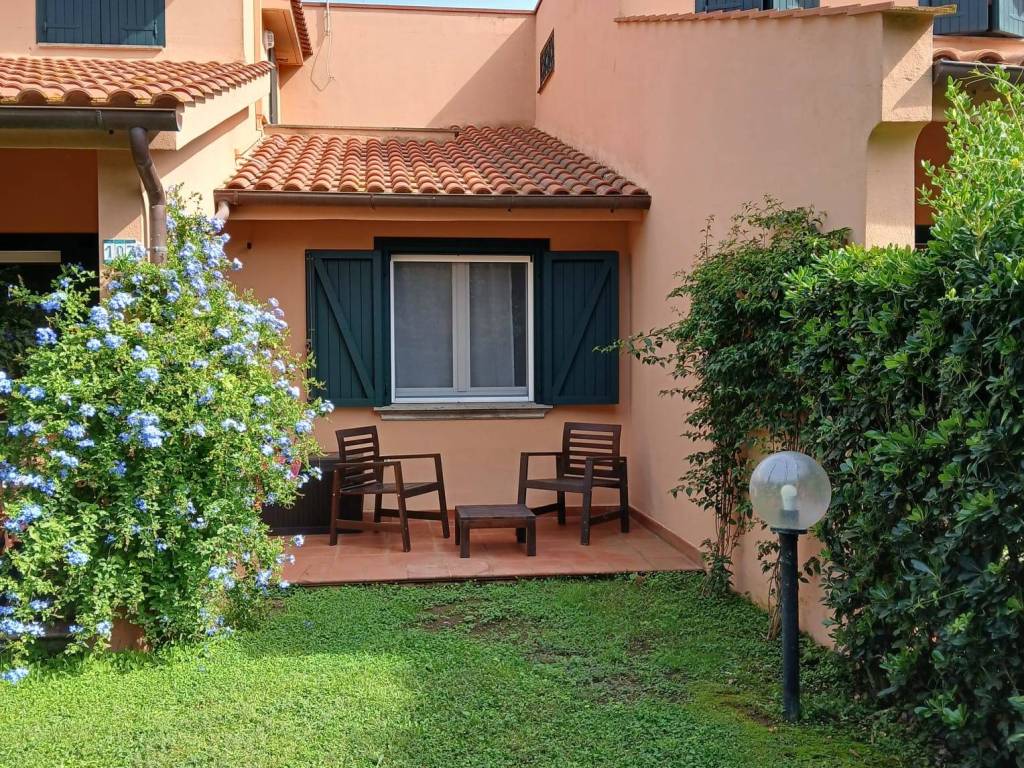 Villetta a schiera a Montalto di castro in Strada delle Graticciare, 107 - Foto 2