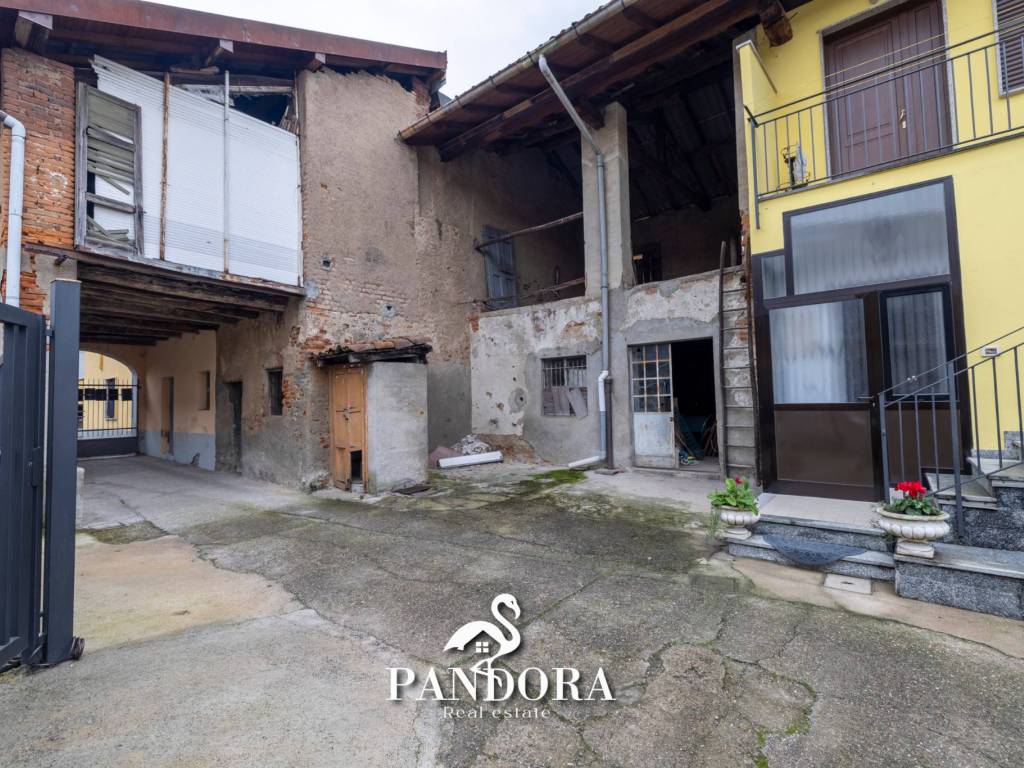 Rustico / casale a Samarate in Via Garibaldi, 21 - Foto 2