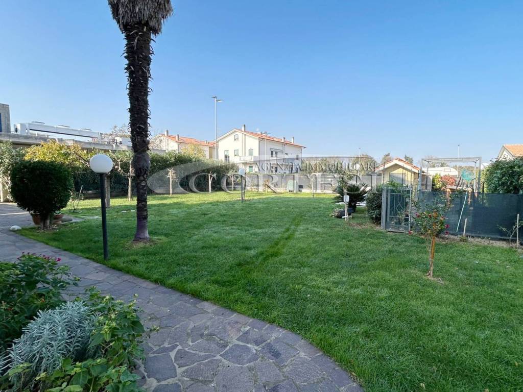 Appartamento a Fano in Via Vito Volterra - Foto 2