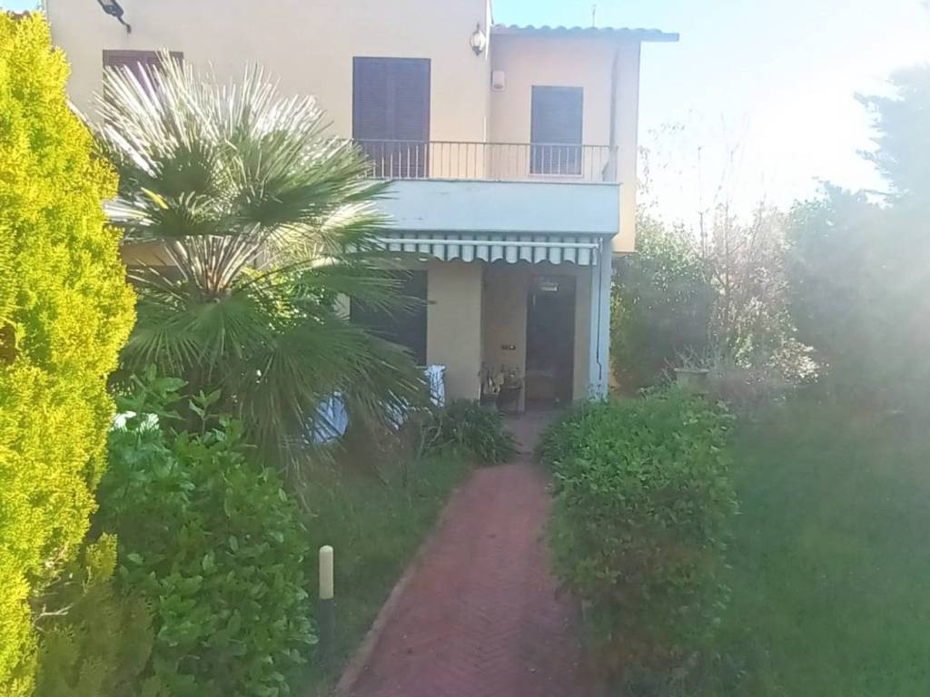 Villa a Chiusi in Strada Provinciale di Chianciano, 76 - Foto 2