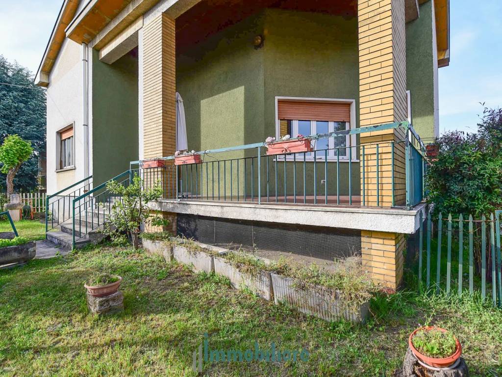 Villa a Cabiate in Viale Brianza, 5 - Foto 2