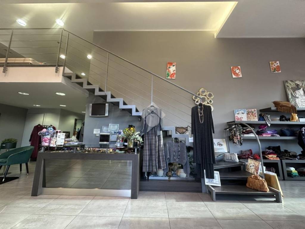 Loft / open space a Landriano in VIA EINAUDI, 44 - Foto 2