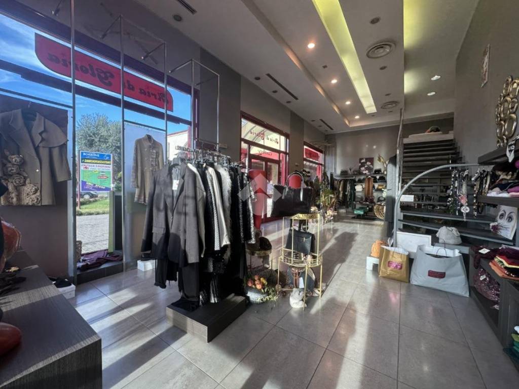 Loft / open space a Landriano in VIA EINAUDI, 44 - Foto 4