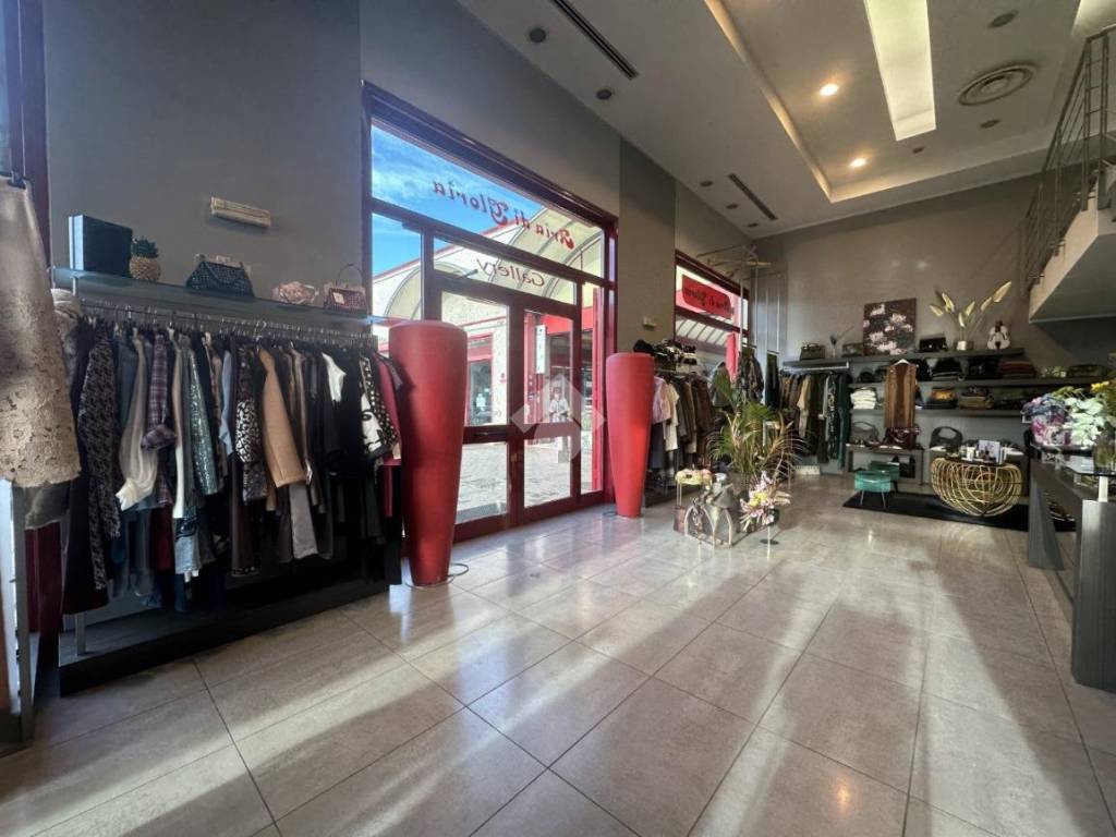 Loft / open space a Landriano in VIA EINAUDI, 44 - Foto 5