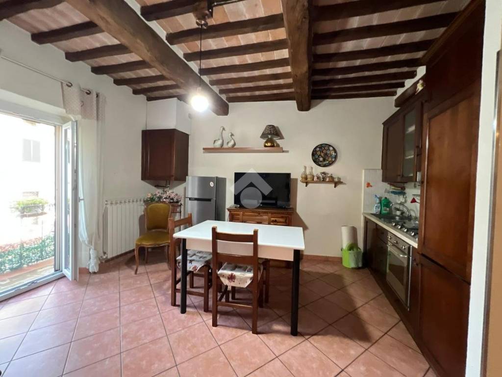 Appartamento a Deruta in via del risorgimento, 57 - Foto 2