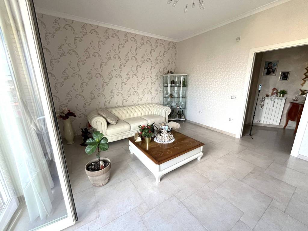 Appartamento a Casoria in Via Alessandro Manzoni - Foto 2
