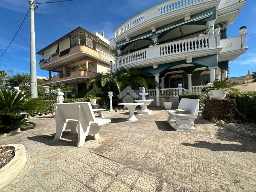 Villa a Cerignola in Strada Statale Ofantina, 47 - Foto 2