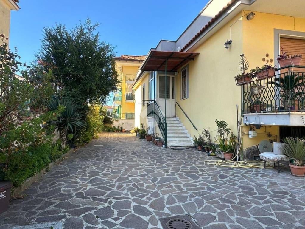 Villa a Giugliano in campania in Via Carlo Levi, 5 - Foto 2