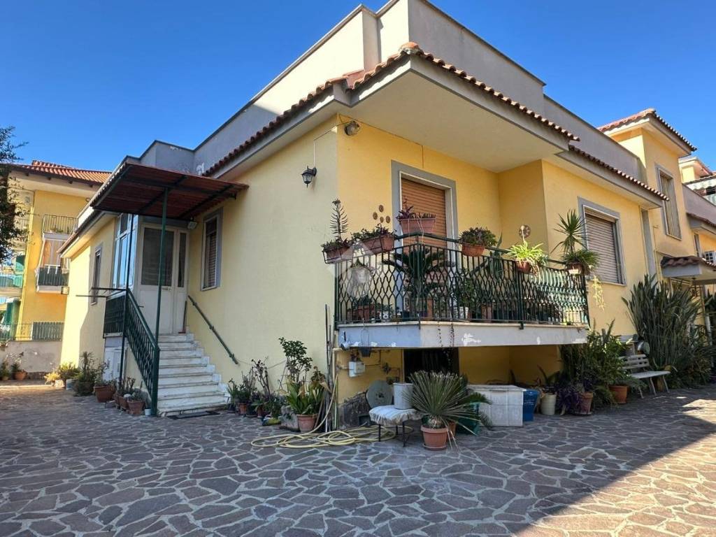 Villa a Giugliano in campania in Via Carlo Levi, 5 - Foto 3