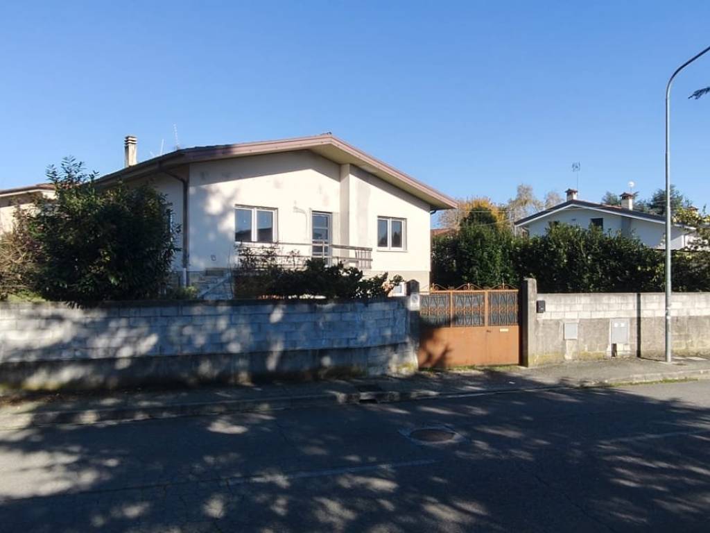 Villa a Buttrio in Via Giacomo Matteotti, 5 - Foto 3