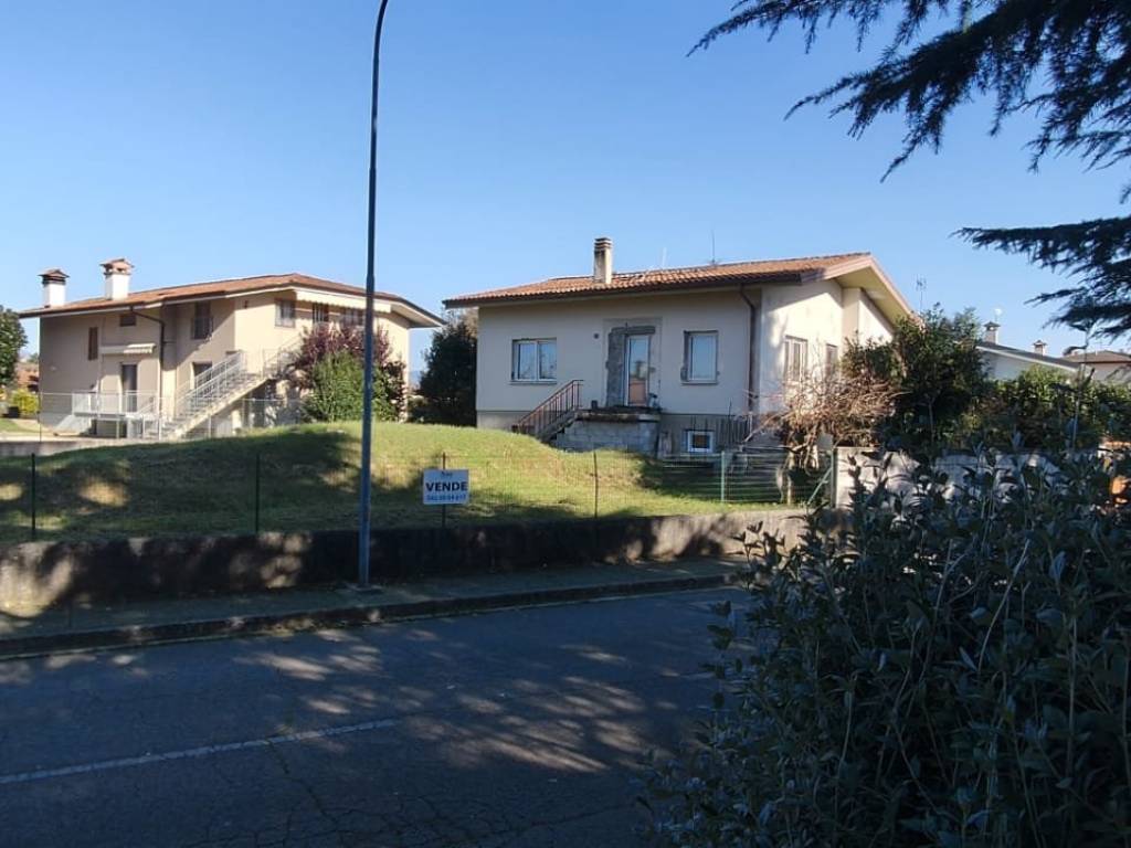 Villa a Buttrio in Via Giacomo Matteotti, 5 - Foto 4