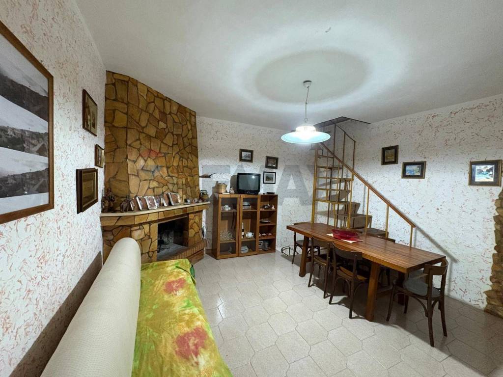 Casa indipendente a Sessa aurunca in Via Chiesa - Foto 5