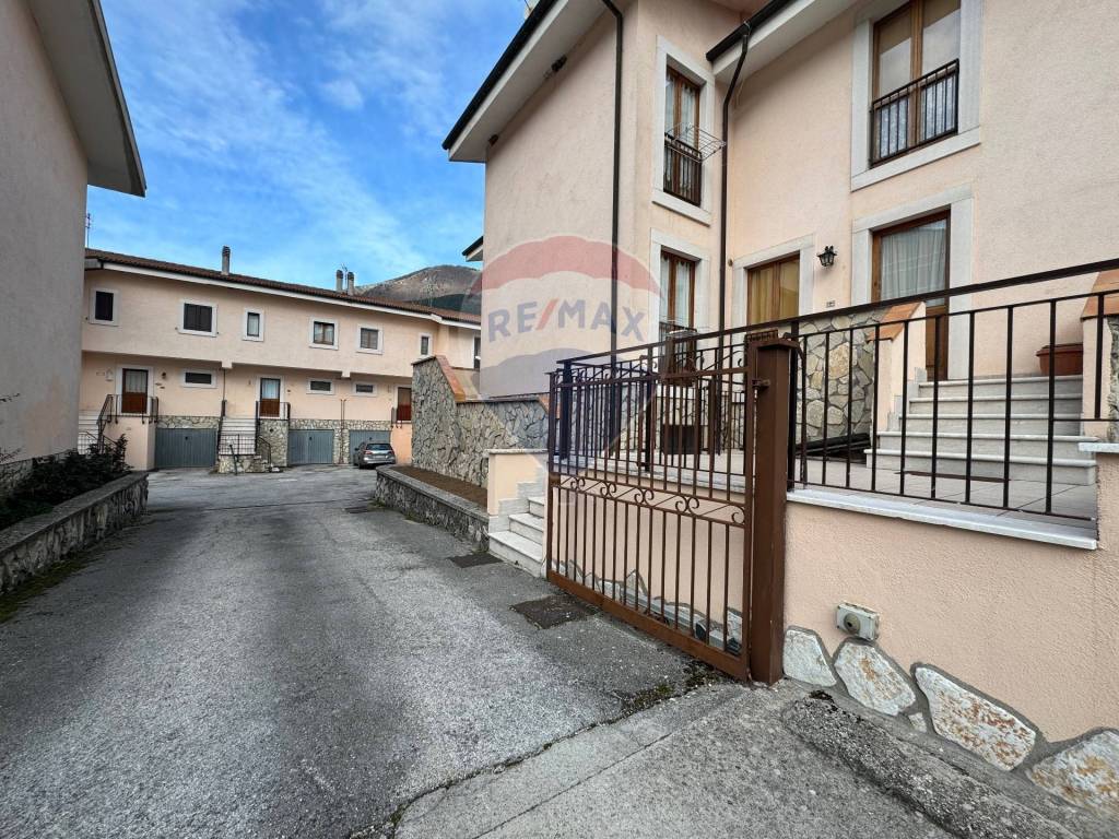 Appartamento a Villetta barrea in Via del Lago - Foto 2