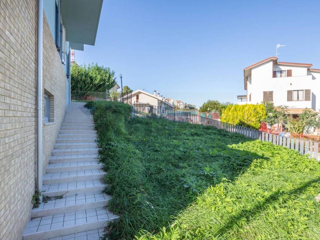 Villetta a schiera a Chieti in Via Luigi Renzetti - Foto 4