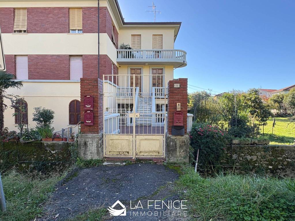 Appartamento a Sarzana in Viale Giuseppe Mazzini, 14 - Foto 5