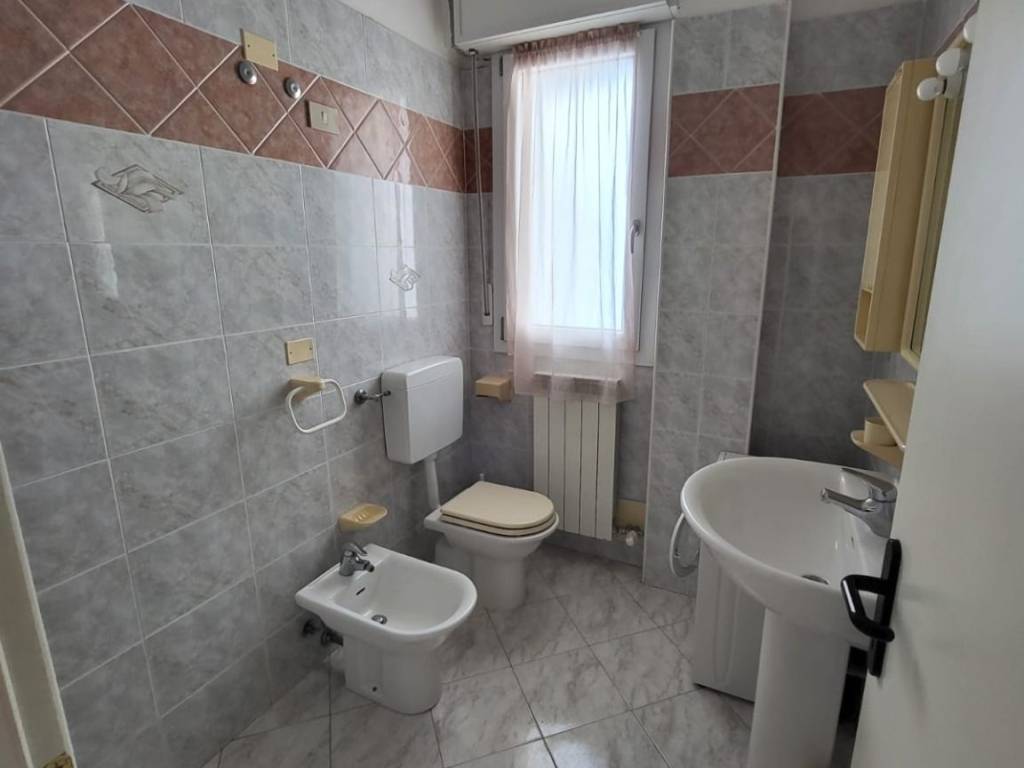 Appartamento a Comacchio in Viale Giovanni Pascoli, 10 - Foto 4