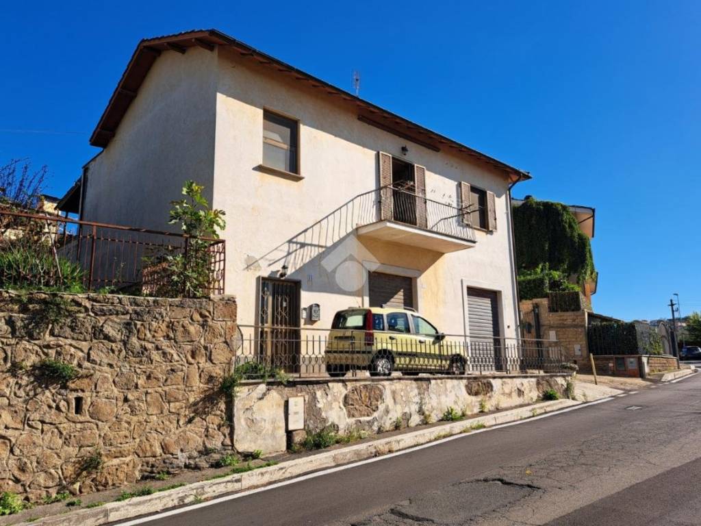 Casa indipendente a Albano laziale in Via delle mole, 88 - Foto 2