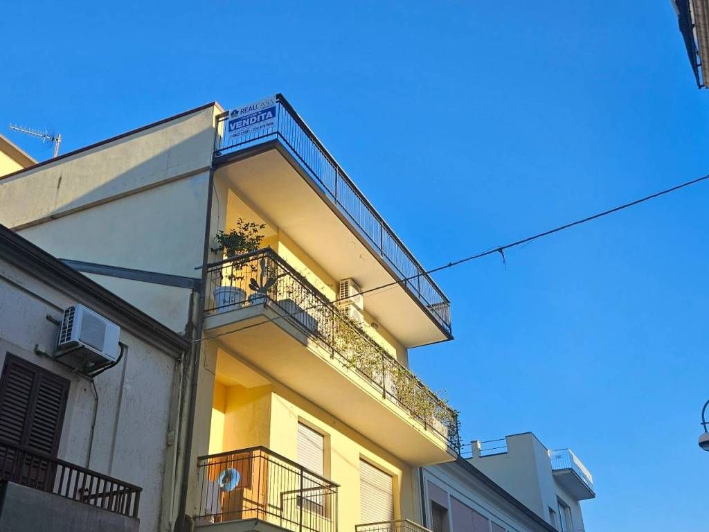 Palazzo / stabile a Soverato in Corso Umberto I, 59 - Foto 4