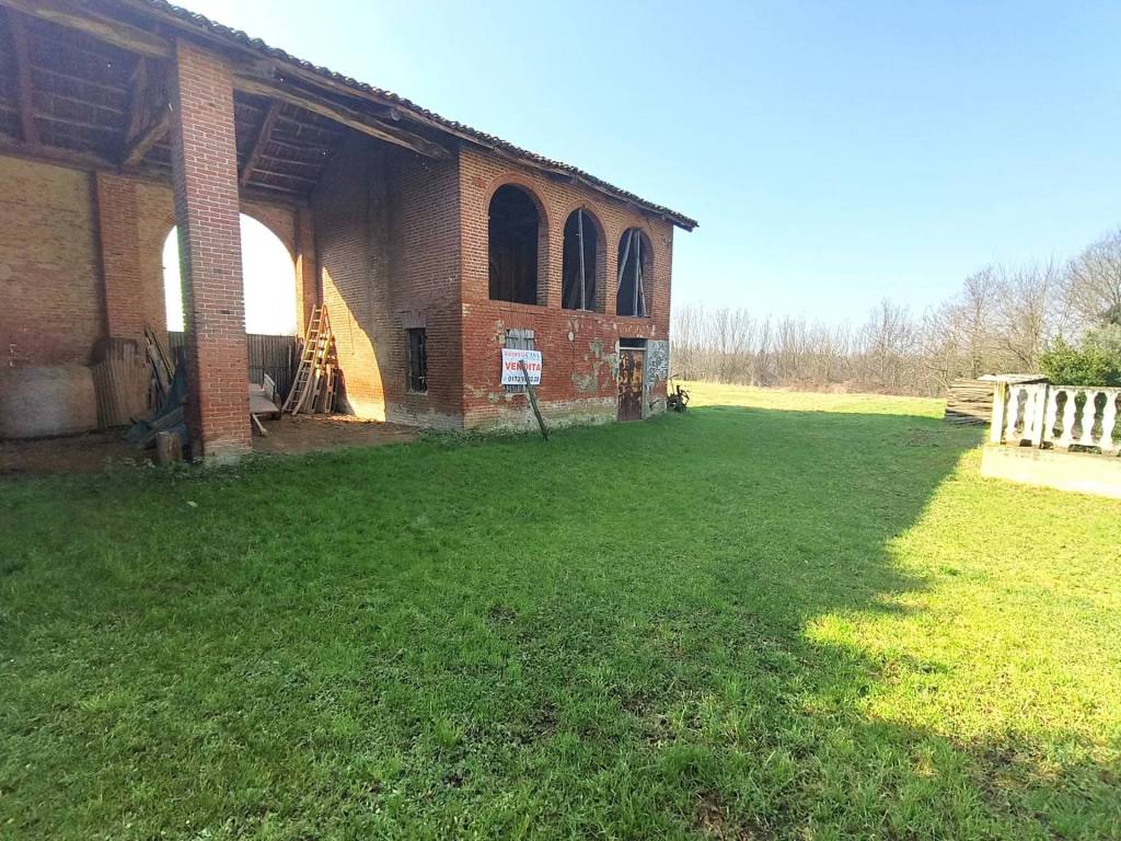 Rustico / casale a Valfenera in Frazione San Sebastiano - Foto 3